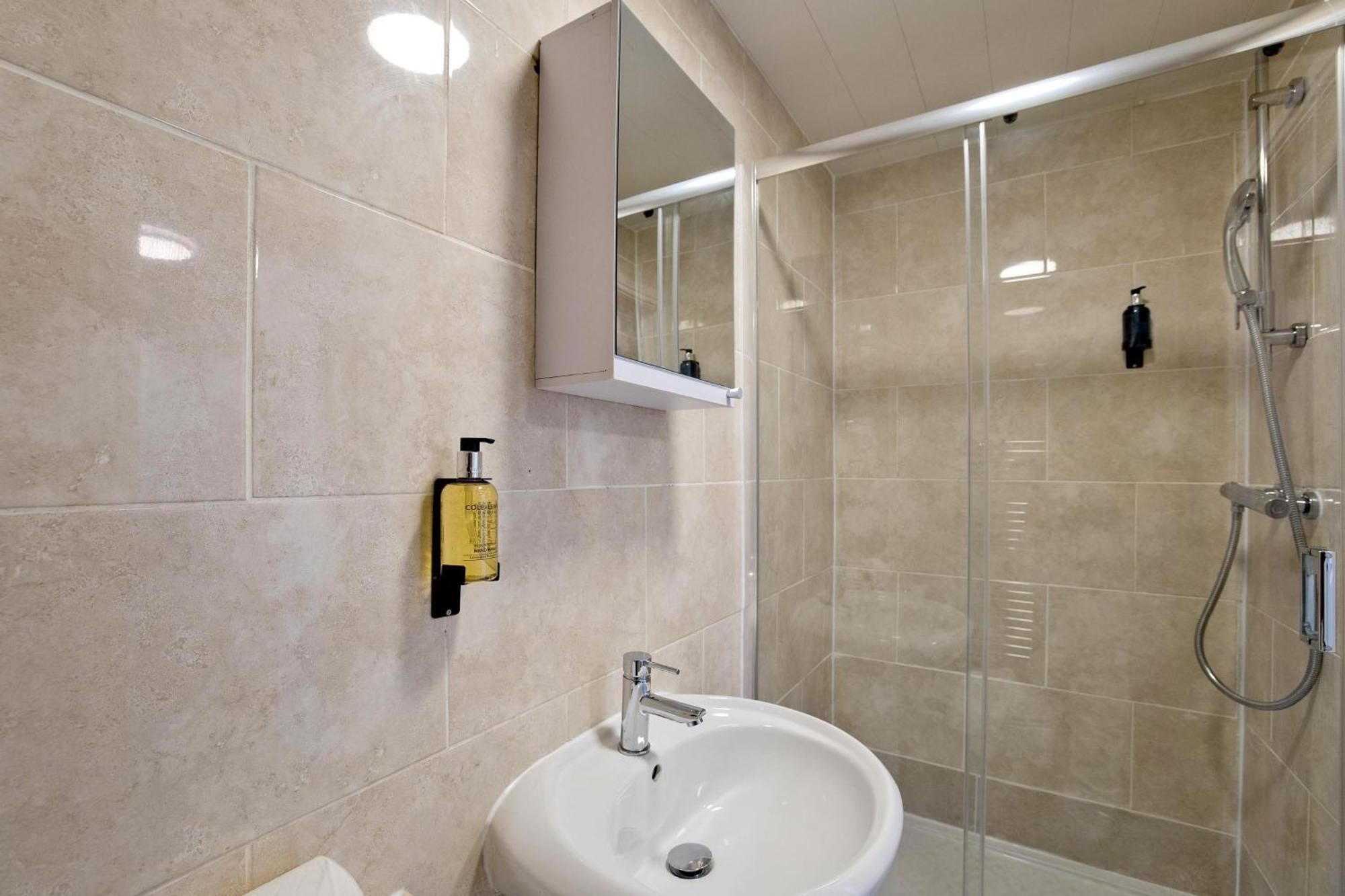 Imperial Corner House-Whitechapel Apartment Londra Exterior foto